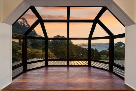 Photo of property in 19 Kaitawa Road, York Bay, Lower Hutt, 5013