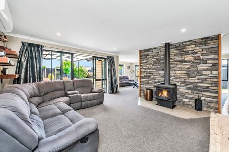 Photo of property in 13 Cressy Place, Darfield, 7510