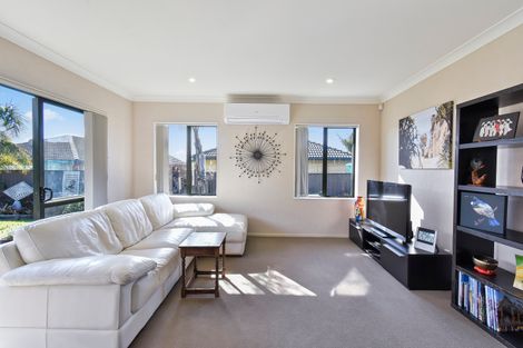 Photo of property in 43 Turnberry Drive, Wattle Downs, Auckland, 2103