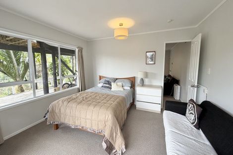 Photo of property in 42 Ravenstone Place, Chatswood, Auckland, 0626