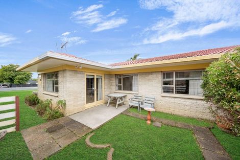 Photo of property in 1/461 Great South Road, Opaheke, Papakura, 2113