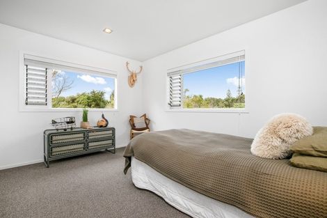 Photo of property in 10 Double Bay Place, Army Bay, Whangaparaoa, 0930