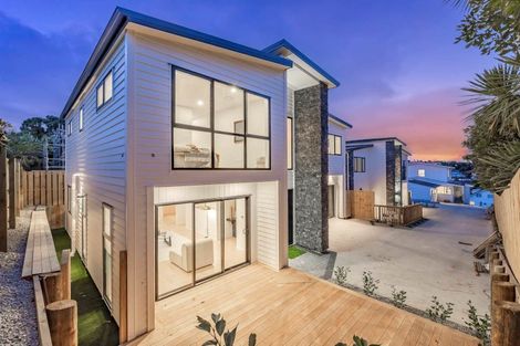 Photo of property in 30c Beulah Avenue, Rothesay Bay, Auckland, 0630