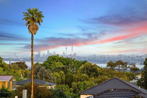 Photo of property in 2/262 Don Buck Road, Massey, Auckland, 0614