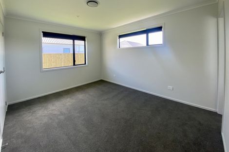 Photo of property in 16 Austin Reid Avenue, Carterton, 5713