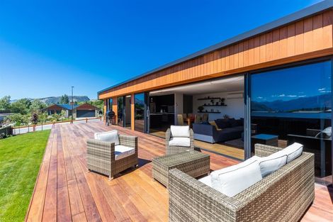 Photo of property in 18 Sapphire Spring Rise, Wanaka, 9305