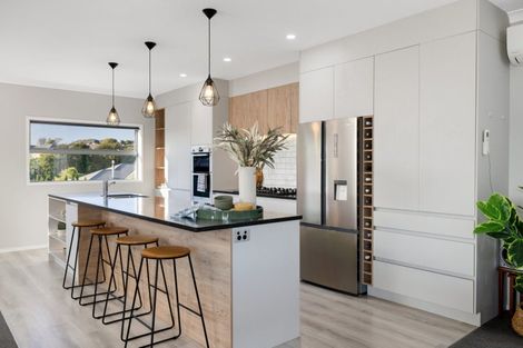 Photo of property in 111 Oteki Park Drive, Welcome Bay, Tauranga, 3112