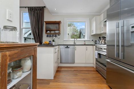 Photo of property in 53 Williams Street, Cambridge, 3434