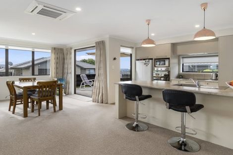 Photo of property in 33 Vista Close, Omokoroa, 3114