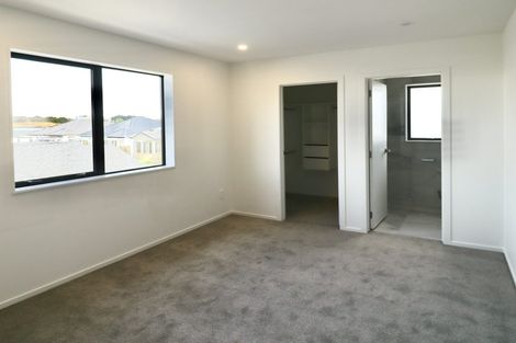 Photo of property in 25 Woven Place, Karaka, Papakura, 2113
