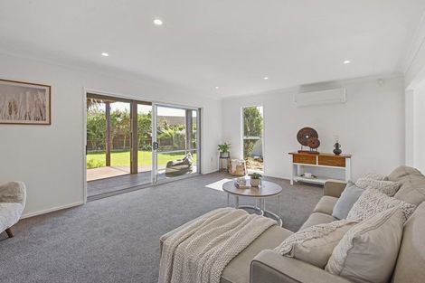 Photo of property in 11a Sequoia Place, Parklands, Christchurch, 8083