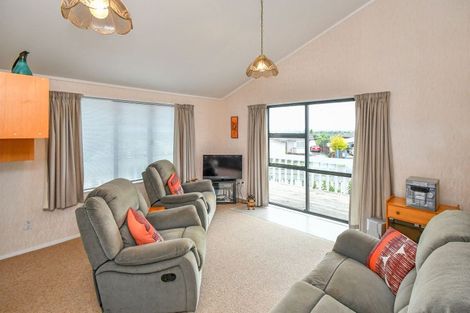 Photo of property in 4 Greenstone Place, Clover Park, Auckland, 2019