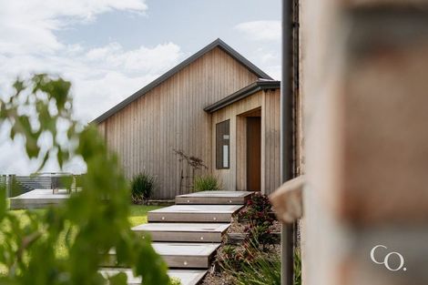 Photo of property in 42 Te Auhi Way, Welcome Bay, Tauranga, 3112