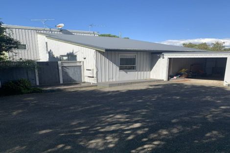 Photo of property in 1/32 Knightsbridge Drive, Forrest Hill, Auckland, 0620