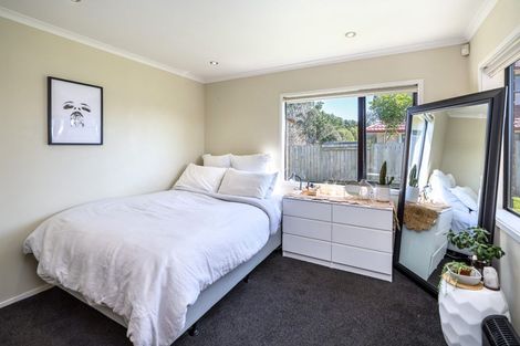 Photo of property in 106 Pacific Drive, Fitzherbert, Palmerston North, 4410