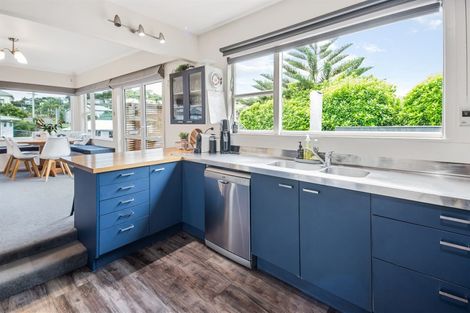 Photo of property in 19 Black Rock Road, Newlands, Wellington, 6037