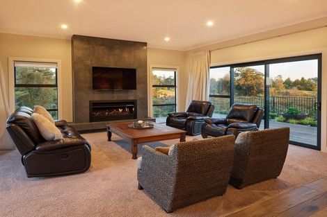 Photo of property in 4 Acqua Place, Karaka, Papakura, 2113