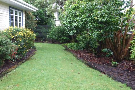 Photo of property in 37 Saint Albans Avenue, Hokowhitu, Palmerston North, 4410