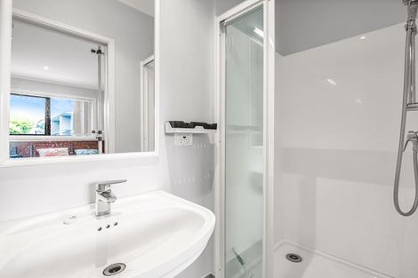 Photo of property in 4a/30 Westward Ho, Glen Eden, Auckland, 0602