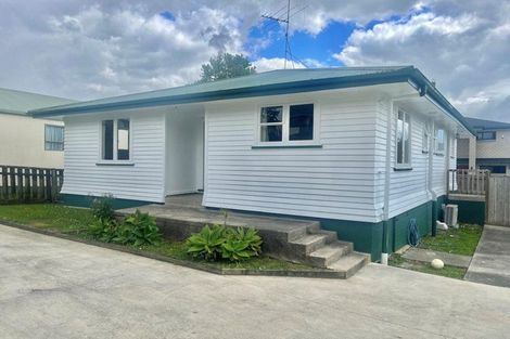 Photo of property in 57 Beaubank Road, Kelston, Auckland, 0602