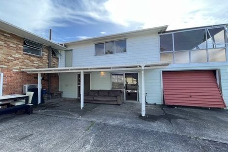 Photo of property in 2 Griffen Park Road, Mount Roskill, Auckland, 1041