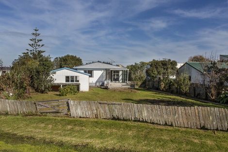 Photo of property in 55 Parakai Avenue, Parakai, 0830