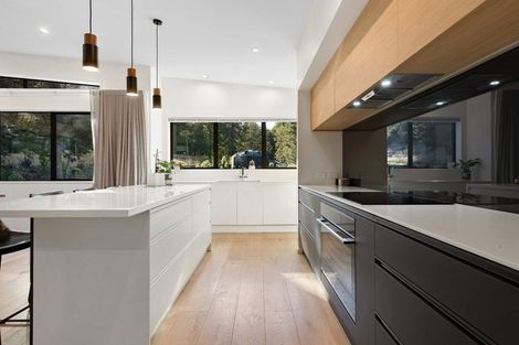 Photo of property in 13 Arbor Lane, Mount Creighton, Queenstown, 9371