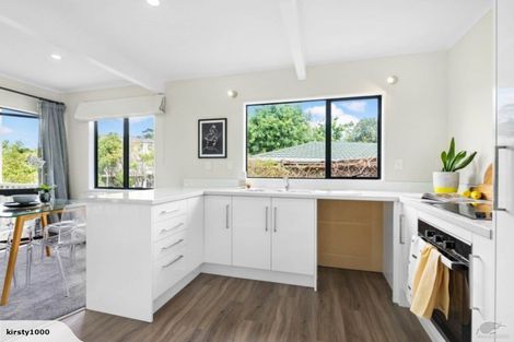 Photo of property in 2/7 Juneau Place, Glendene, Auckland, 0602