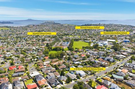 Photo of property in 1/35 Bradbury Road, Botany Downs, Auckland, 2010