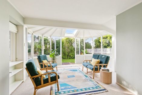 Photo of property in 10 Kate Way, Karori, Wellington, 6012