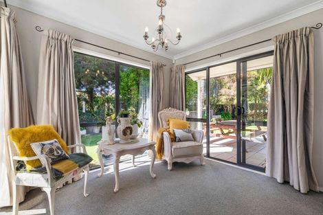 Photo of property in 12 Rangiwhea Road, Waiuku, 2123