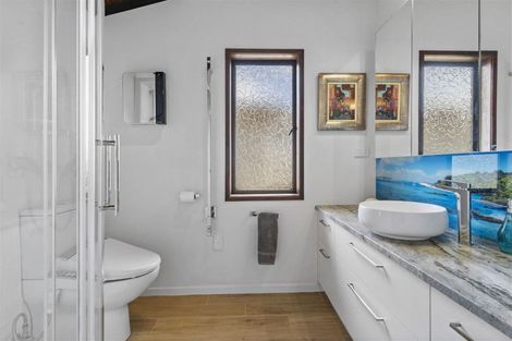 Photo of property in 60 Pacific Parade, Army Bay, Whangaparaoa, 0930