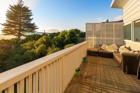 Photo of property in 13 Aperahama Street, Paekakariki, 5034