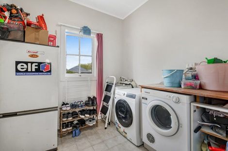 Photo of property in 51a Parakai Avenue, Parakai, 0830