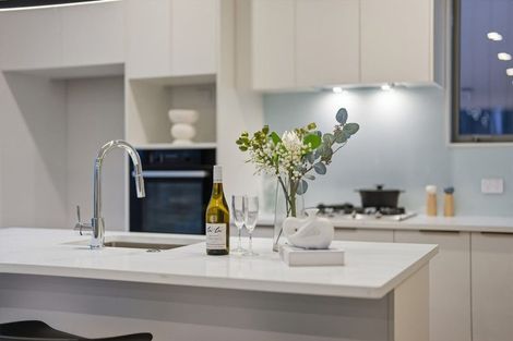 Photo of property in 72a Sycamore Drive, Sunnynook, Auckland, 0620