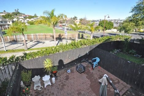 Photo of property in 9/70 Fernhill Way, Oteha, Auckland, 0632