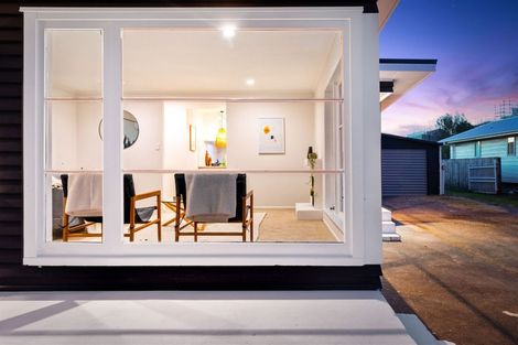 Photo of property in 11 Ranui Station Road, Ranui, Auckland, 0612