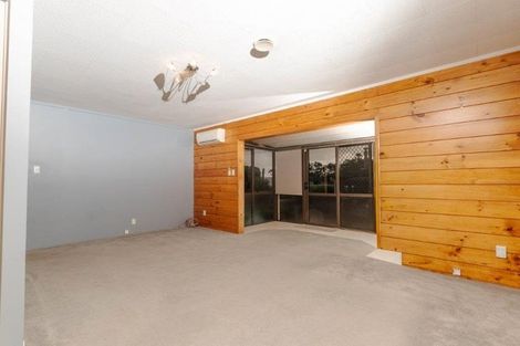 Photo of property in 156 Carnoustie Drive, Wattle Downs, Auckland, 2103