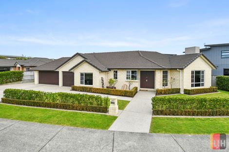 Photo of property in 242 Harbourside Drive, Karaka, Papakura, 2113
