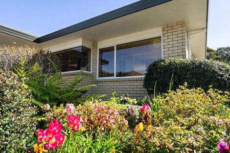 Photo of property in 40 Settlers Grove, Orewa, 0931