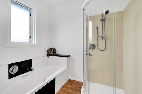 Photo of property in 17 Rainsford Street, Moturoa, New Plymouth, 4310