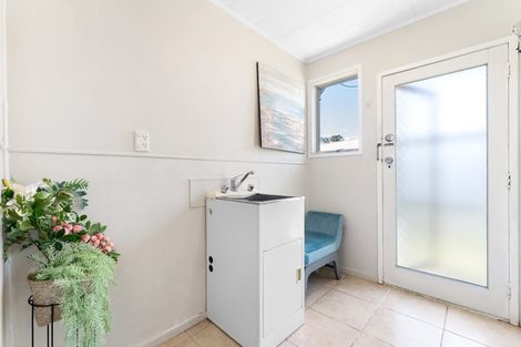 Photo of property in 95 Riverpark Crescent, Henderson, Auckland, 0610