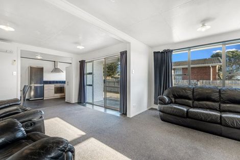 Photo of property in 35 Camellia Avenue, Bell Block, New Plymouth, 4312