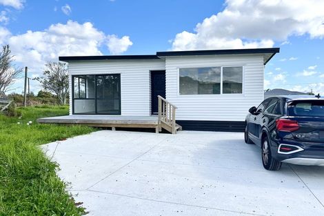 Photo of property in 1/11 Alston Avenue, Kelston, Auckland, 0602