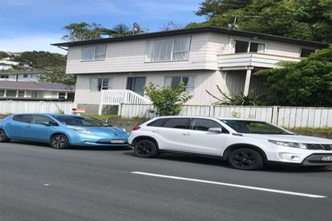 Photo of property in 26 Batchelor Street, Newlands, Wellington, 6037