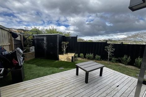 Photo of property in 1/21 Newham Place, Henderson, Auckland, 0612