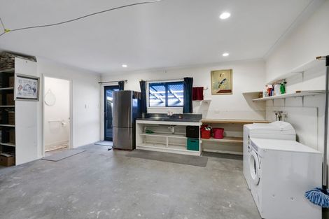 Photo of property in 3 Karina Road, Merrilands, New Plymouth, 4312