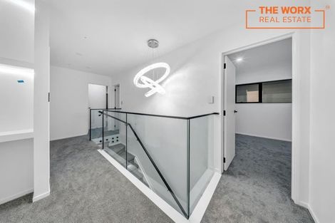 Photo of property in 106b Edgewater Drive, Pakuranga, Auckland, 2010