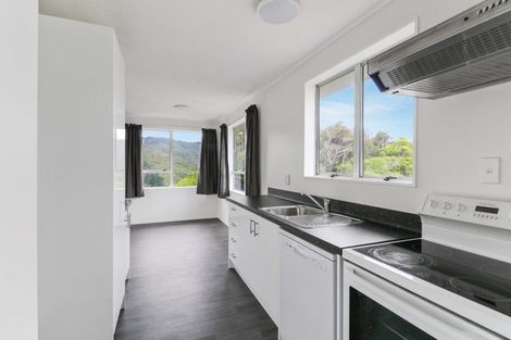 Photo of property in 111 Holborn Drive, Stokes Valley, Lower Hutt, 5019