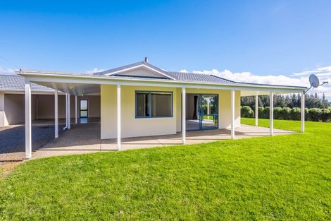 Photo of property in 2 Wallace Loop Road, Koputaroa, Levin, 5571